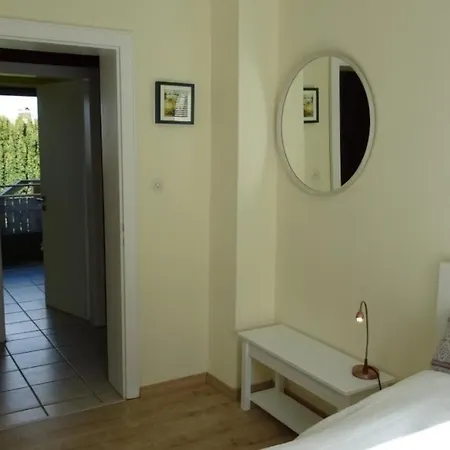 Renovierte Ferienwohnung In Mit Garten Und Grill Apartment